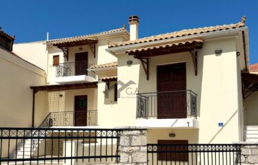 Συγκρότημα κατοικιών προς πώληση 320,56 τ.μ. , Κυπαρισσία Μεσσηνίας | 500.000€ |